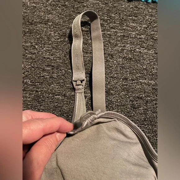 Lot of 3 nursing bras size xl  they’ve been laundered and that’s it. Unused. - Picture 3 of 10